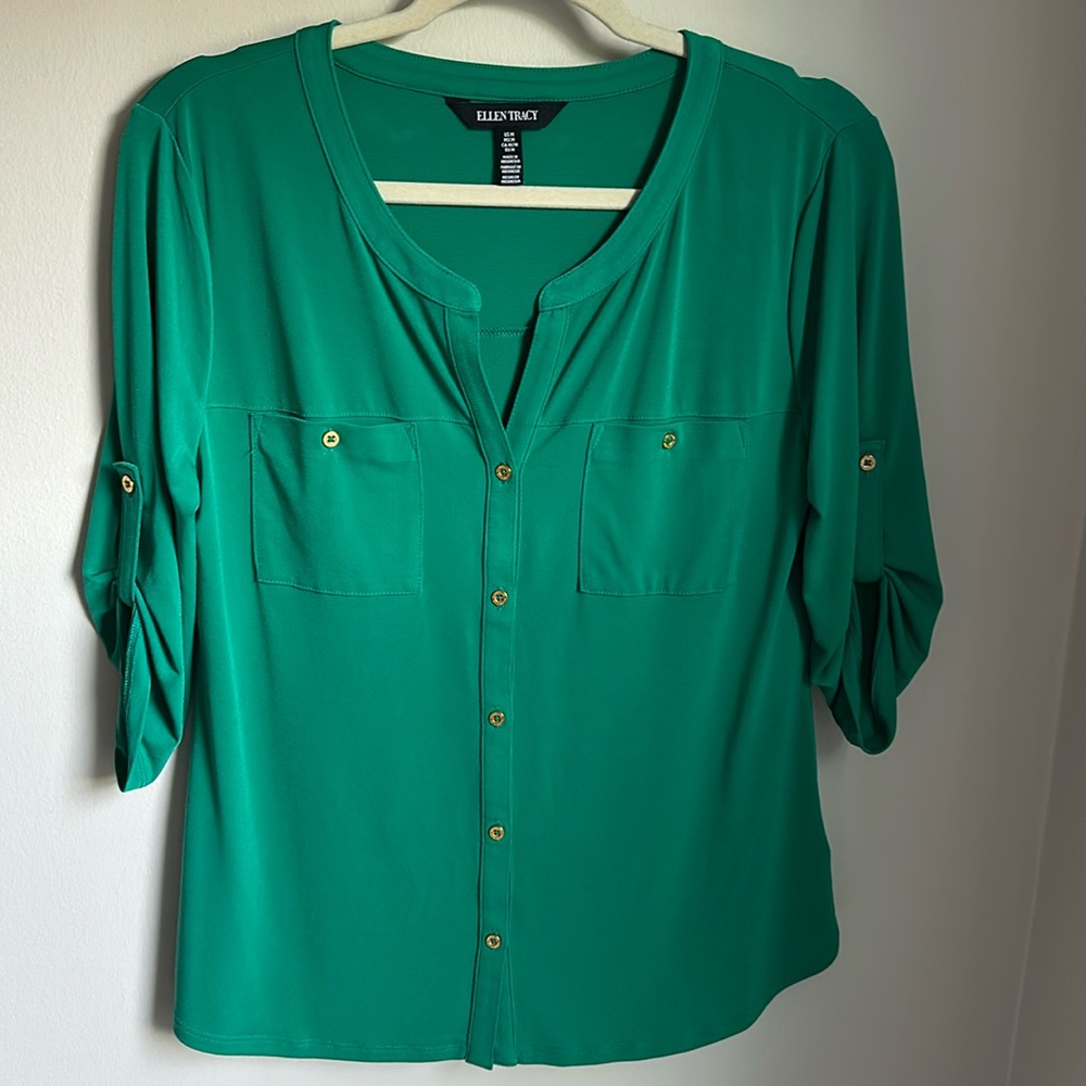 Ladies Emerald green blouse. Size Medium.  Gold colored buttons